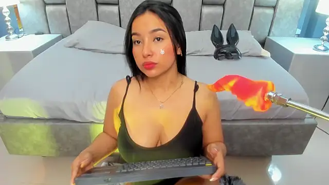 AniEvans  online show from 02/16/26, 11:17