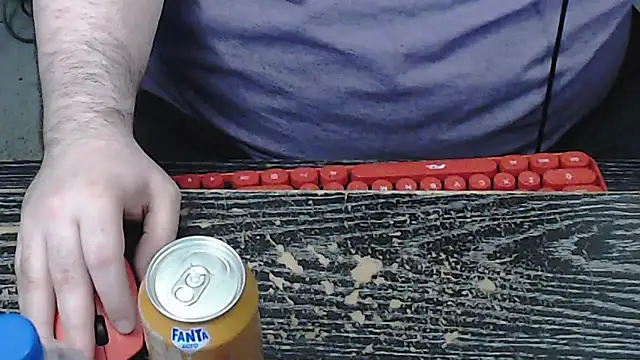 Snapshot of Dominant_BEAR chatting on 09/26/25, 11:53 Dominant BEAR online show from 09/26/25, 11:53