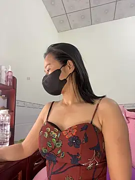    Erin    online show from 04/08/26, 02:11