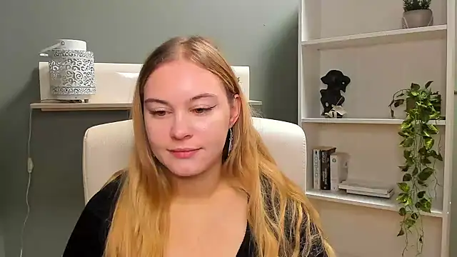 kitty valeria online show from 12/21/24, 07:35