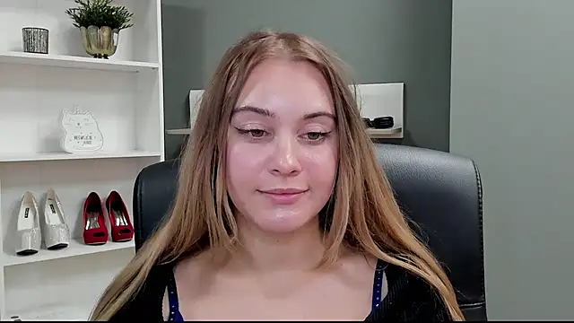 kitty valeria online show from 10/12/25, 07:02