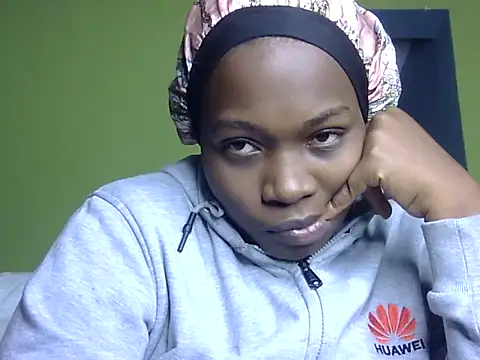 Snapshot of Horny-pretty chatting on 05/21/26, 02:13 Horny-pretty online show from 05/21/26, 02:13