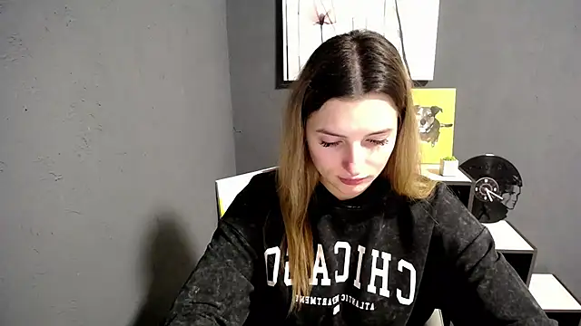 lady olivia  online show from 11/04/25, 03:00