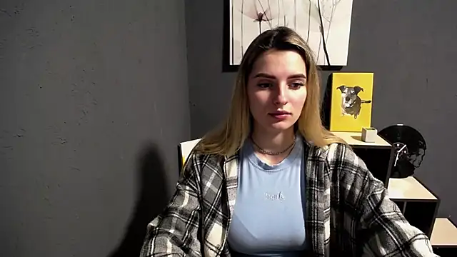 lady olivia  online show from 03/23/26, 02:43