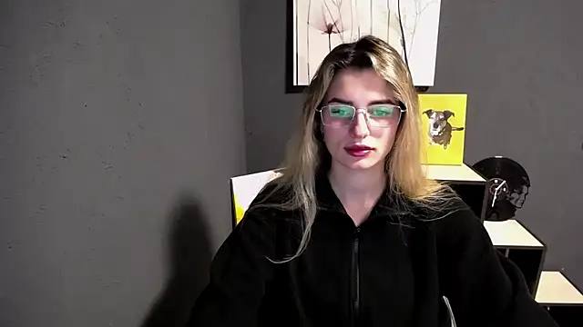 lady olivia  online show from 04/03/26, 05:55