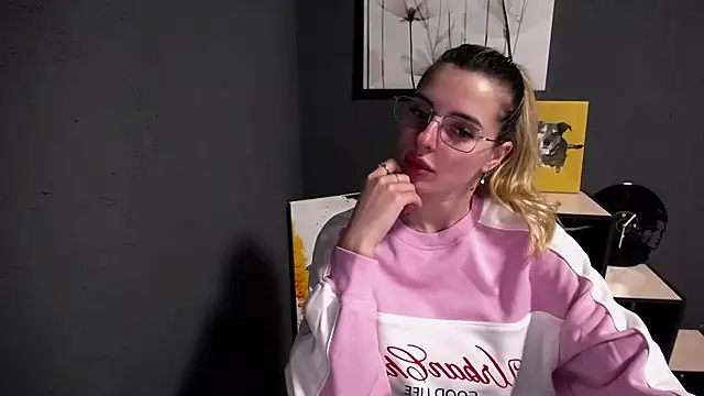 lady olivia  online show from 04/14/26, 05:52