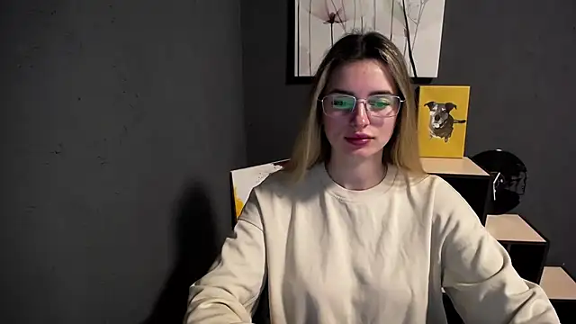 lady olivia  online show from 04/15/26, 12:56