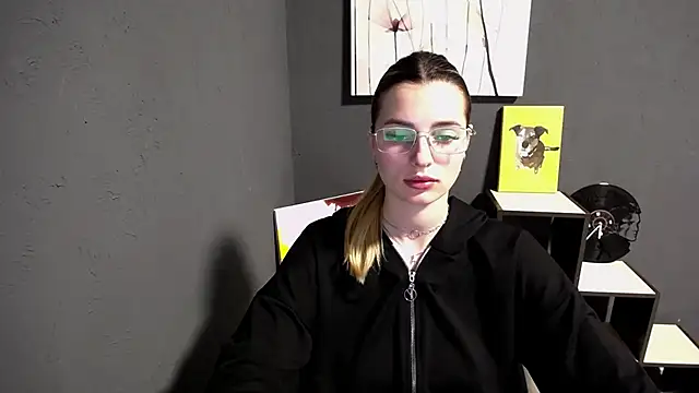 Snapshot of lady_olivia_ chatting on 05/15/26, 12:34 lady olivia online show from 05/15/26, 12:34