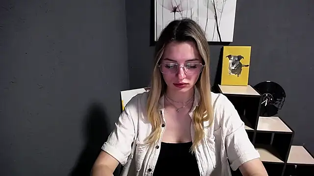 Snapshot of lady_olivia_ chatting on 05/20/26, 12:33 lady olivia online show from 05/20/26, 12:33