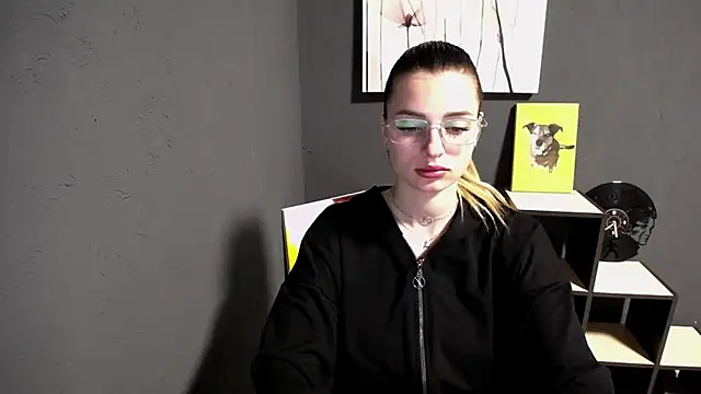 Snapshot of lady_olivia_ chatting on 05/21/26, 12:23 lady olivia online show from 05/21/26, 12:23