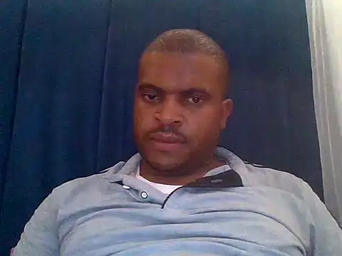 Snapshot of lui_cuuty chatting on 09/13/25, 12:05 lui cuuty online show from 09/13/25, 12:05