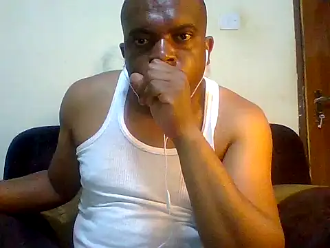 Snapshot of lui_cuuty chatting on 10/05/25, 12:20 lui cuuty online show from 10/05/25, 12:20