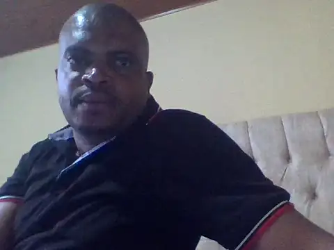 Snapshot of lui_cuuty chatting on 10/29/25, 06:31 lui cuuty online show from 10/29/25, 06:31