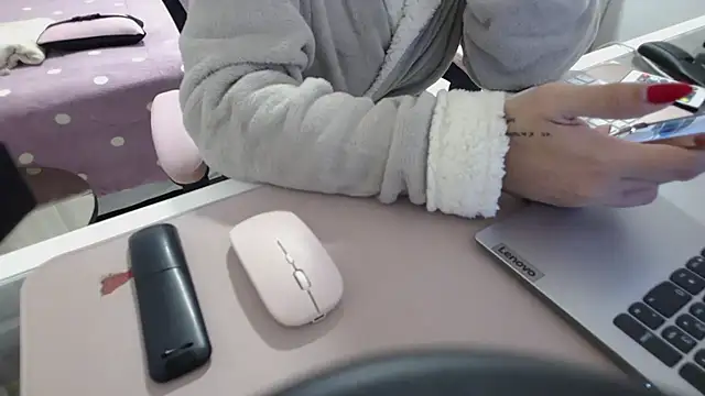 YasmimBrasil online show from 07/13/26, 06:27
