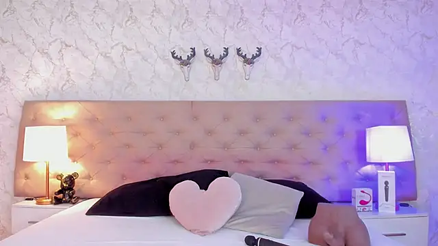 Snapshot of SofieReyes chatting on 03/14/25, 04:19 SofieReyes online show from 03/14/25, 04:19