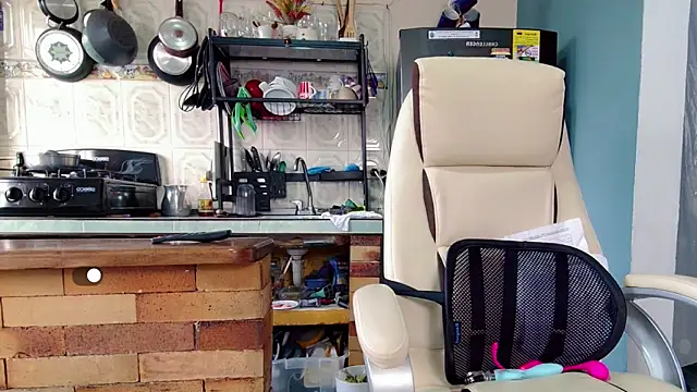 yanella fire online show from 02/14/25, 09:32