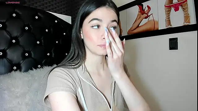 diana queen  online show from 11/19/25, 09:15