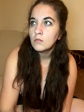 yzabell18 online show from 12/15/25, 07:29