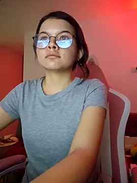 azumiichan online show from 11/19/25, 12:21