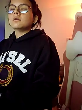 azumiichan online show from 11/28/25, 12:13