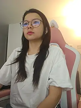 Snapshot of azumiichan chatting on 07/09/26, 12:04 azumiichan online show from 07/09/26, 12:04