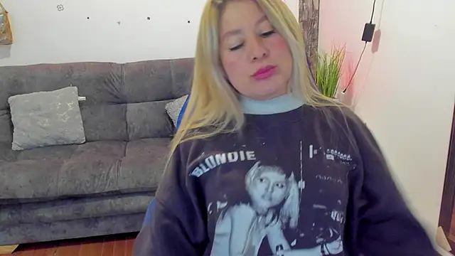 Snapshot of arisha_katy1 chatting on 01/31/25, 11:24 arisha katy1 online show from 01/31/25, 11:24