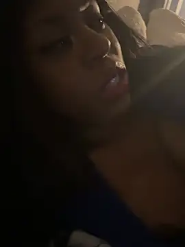 Snapshot of CamGirlLeanna chatting on 01/25/25, 06:45 CamGirlLeanna online show from 01/25/25, 06:45