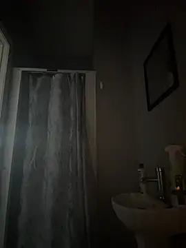 Snapshot of CamGirlLeanna chatting on 02/25/25, 04:21 CamGirlLeanna online show from 02/25/25, 04:21