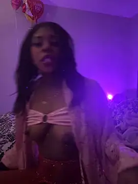 Snapshot of CamGirlLeanna chatting on 03/07/25, 08:02 CamGirlLeanna online show from 03/07/25, 08:02