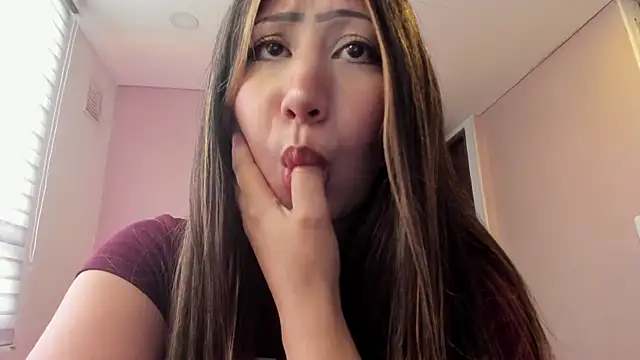 I am tori online show from 04/16/26, 10:01