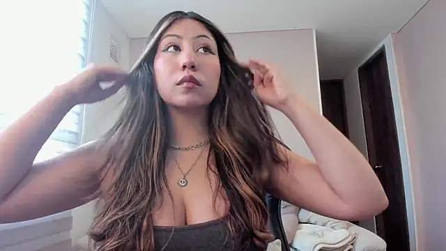 I am tori online show from 04/20/26, 10:11