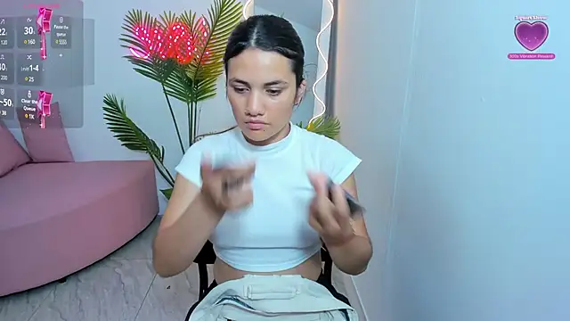 Snapshot of Chiara_tay chatting on 01/15/25, 02:27 Chiara tay online show from 01/15/25, 02:27