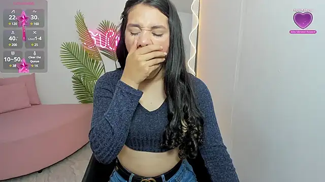 Snapshot of Chiara_tay chatting on 01/21/25, 08:00 Chiara tay online show from 01/21/25, 08:00