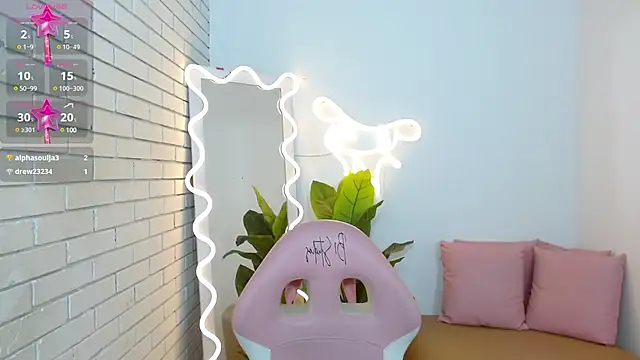 Snapshot of Chiara_tay chatting on 02/22/25, 06:06 Chiara tay online show from 02/22/25, 06:06