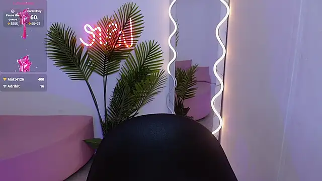 Snapshot of Chiara_tay chatting on 02/26/25, 06:47 Chiara tay online show from 02/26/25, 06:47