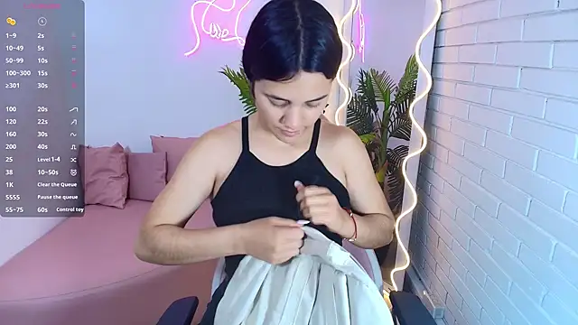 Snapshot of Chiara_tay chatting on 03/11/25, 04:21 Chiara tay online show from 03/11/25, 04:21