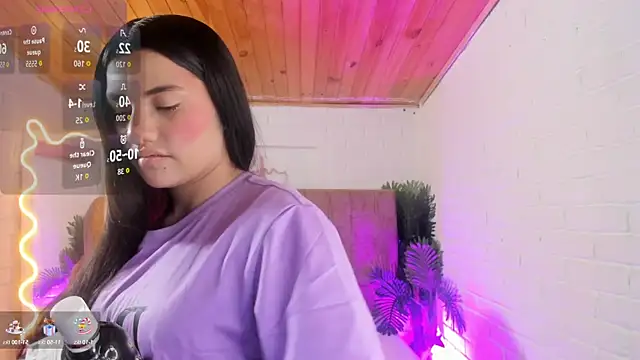 Snapshot of Chiara_tay chatting on 09/24/25, 07:28 Chiara tay online show from 09/24/25, 07:28