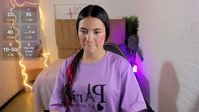 Snapshot of Chiara_tay chatting on 09/26/25, 07:18 Chiara tay online show from 09/26/25, 07:18