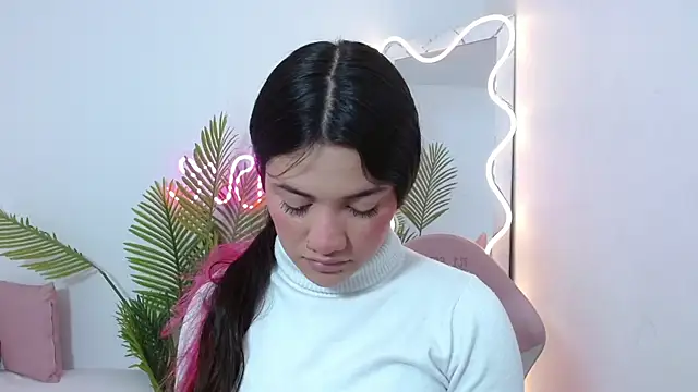 Snapshot of Chiara_tay chatting on 09/27/25, 11:37 Chiara tay online show from 09/27/25, 11:37