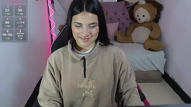 Snapshot of Chiara_tay chatting on 11/02/25, 02:25 Chiara tay online show from 11/02/25, 02:25