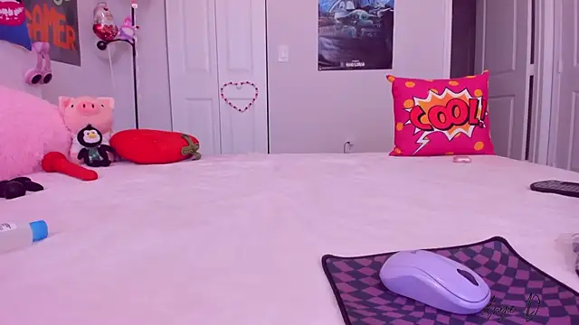 AngieDaniels1 online show from 02/12/25, 12:44