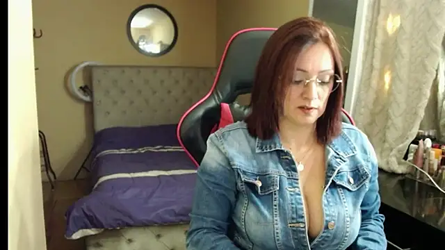 Carol Scottt online show from 09/30/25, 05:01