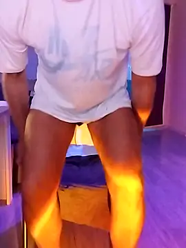 Snapshot of McdyllanXX chatting on 09/09/25, 05:34 McdyllanXX online show from 09/09/25, 05:34