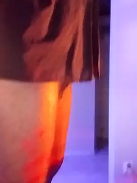 Snapshot of McdyllanXX chatting on 10/04/25, 04:05 McdyllanXX online show from 10/04/25, 04:05