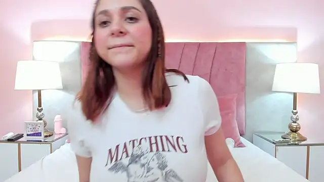 SophiaLaurens online show from 01/11/25, 03:42