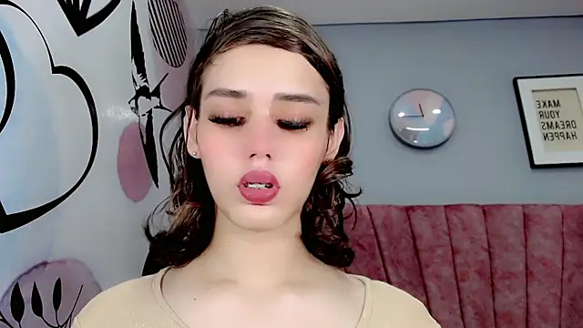 ValeriaAguilar online show from 12/07/24, 05:31