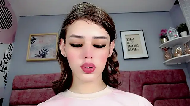 ValeriaAguilar online show from 12/18/24, 03:22