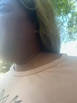 Snapshot of JCCaramelbarbie1 chatting on 03/06/26, 02:35 JCCaramelbarbie1 online show from 03/06/26, 02:35