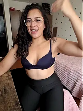 Thaliacooper  online show from 02/12/26, 04:46