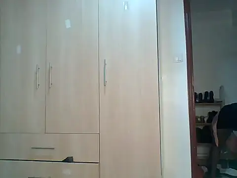 Snapshot of Oliviia_ chatting on 10/04/25, 08:29 Oliviia  online show from 10/04/25, 08:29